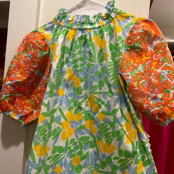 THML med floral short sleeve top - Picture 1 of 6